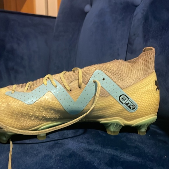 Puma Future Pro cleats Women’s 9 - Picture 2 of 6